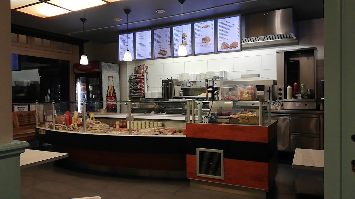 Cafetaria Café 't Hoekje🍟 - 5