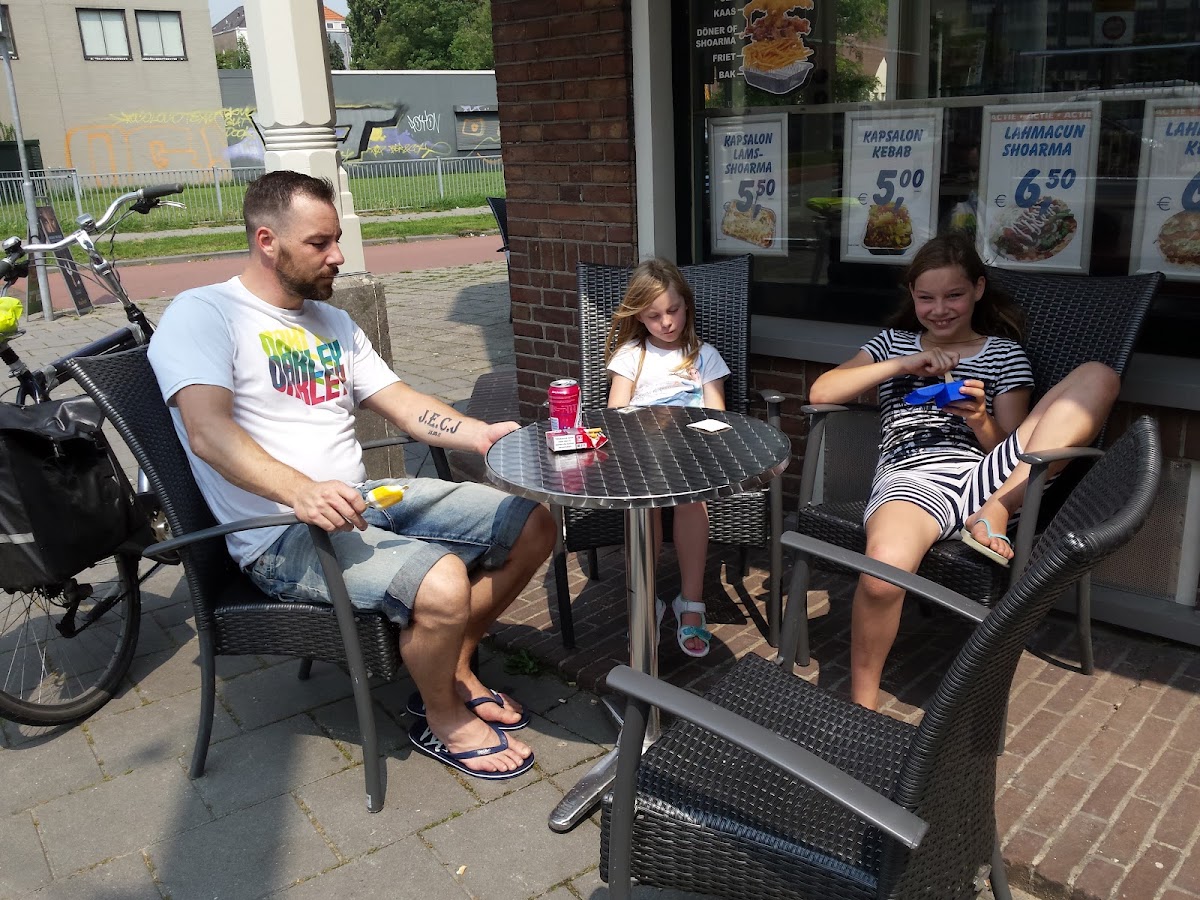 Cafetaria Café 't Hoekje🍟 - 6